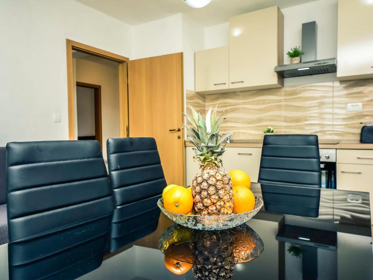 Holiday Home Marijana By Interhome Масленица Екстер'єр фото